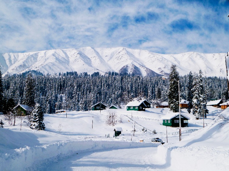 Kashmir Yatra by flight: Srinagar, Sonmarg, Gulmarg, Pahalgam, Dal Lake sightseeing Yatra